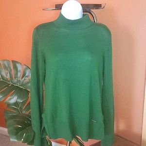 Tahari Green Mock Turtleneck Sweater, size Medium